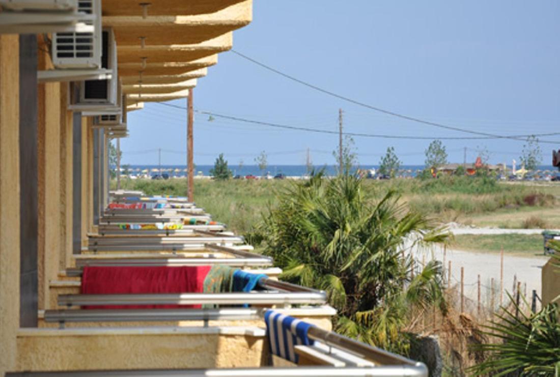 Lilalo ηotel